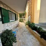 Plaza דירה *