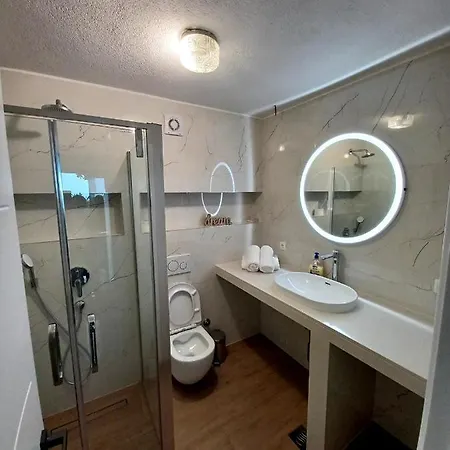 Apartment Plaza *