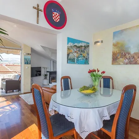 Plaza Apartment
